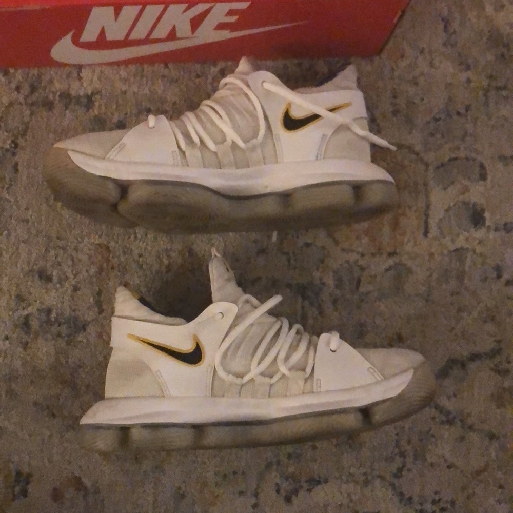 Nike KD 10 University GS Edition